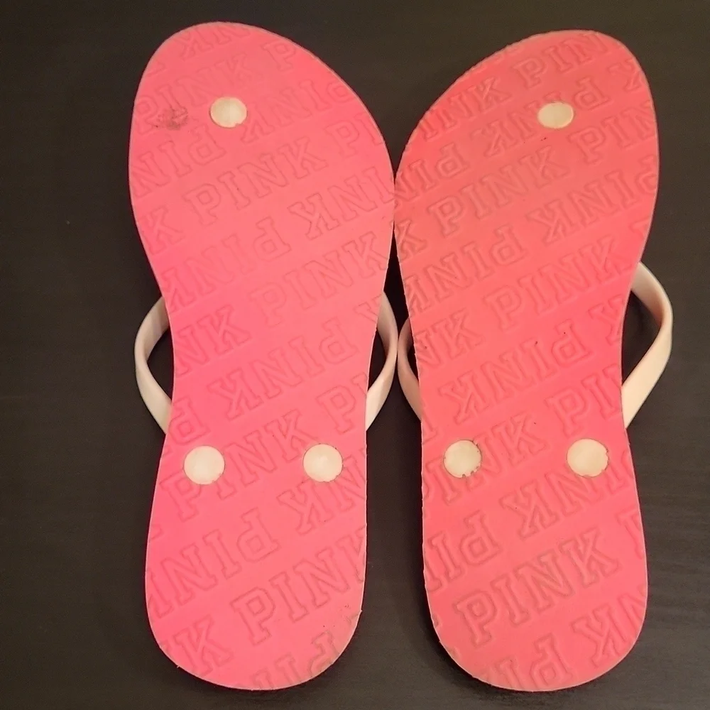 Pink vs flips - Picture 2 of 3